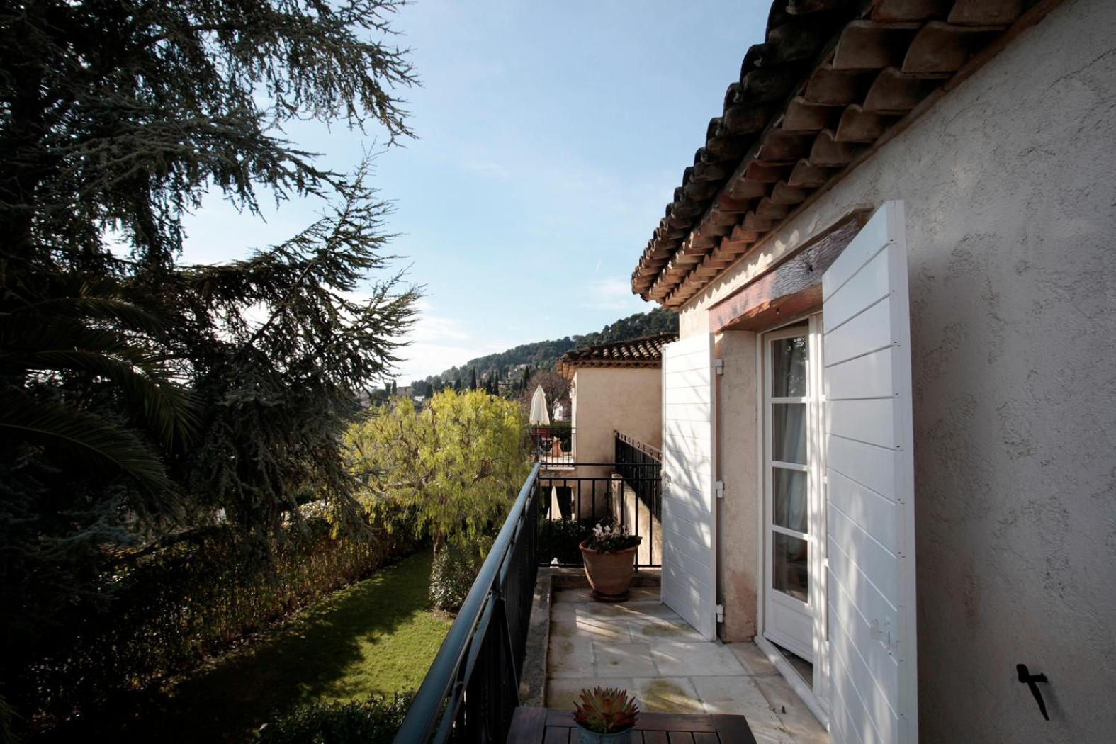 Hotel & Restaurant Alain Llorca La Colle-sur-Loup Buitenkant foto